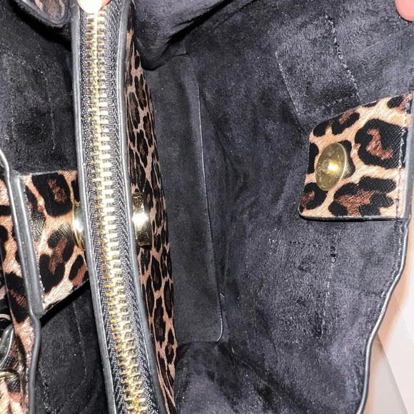 Steve Madden 7x7 animal print multi pocket small satchel embroidered 3-D rose - Picture 8 of 13